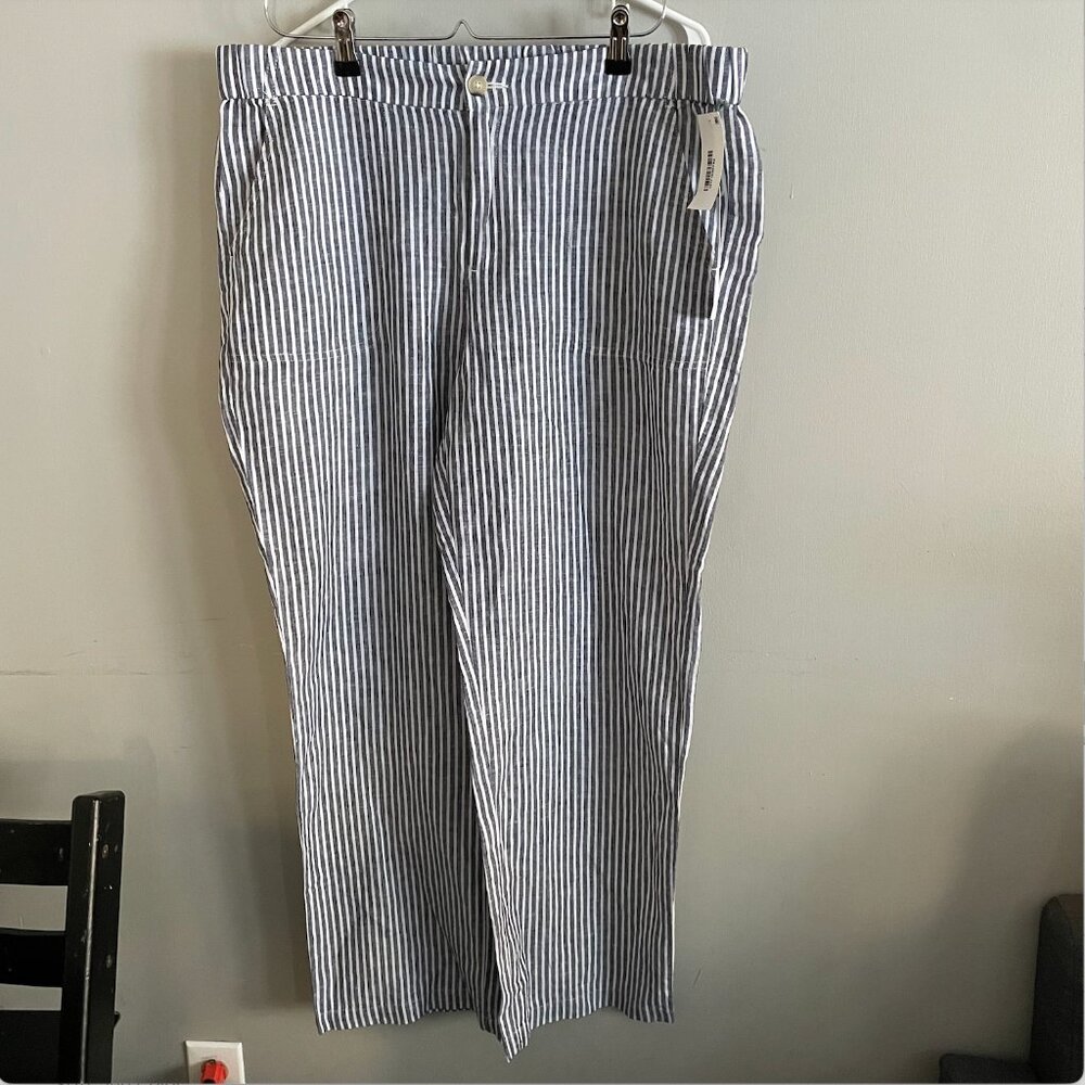 Liz Claiborne Signature Navy Stripe Pants‎ - Size Large, NWT, Stylish